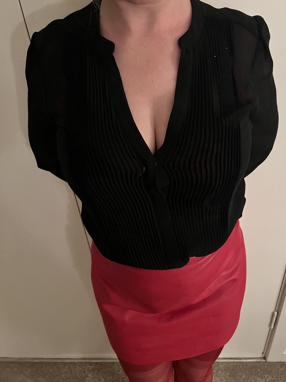 MILF dressed in stockings and skirt for night out #5