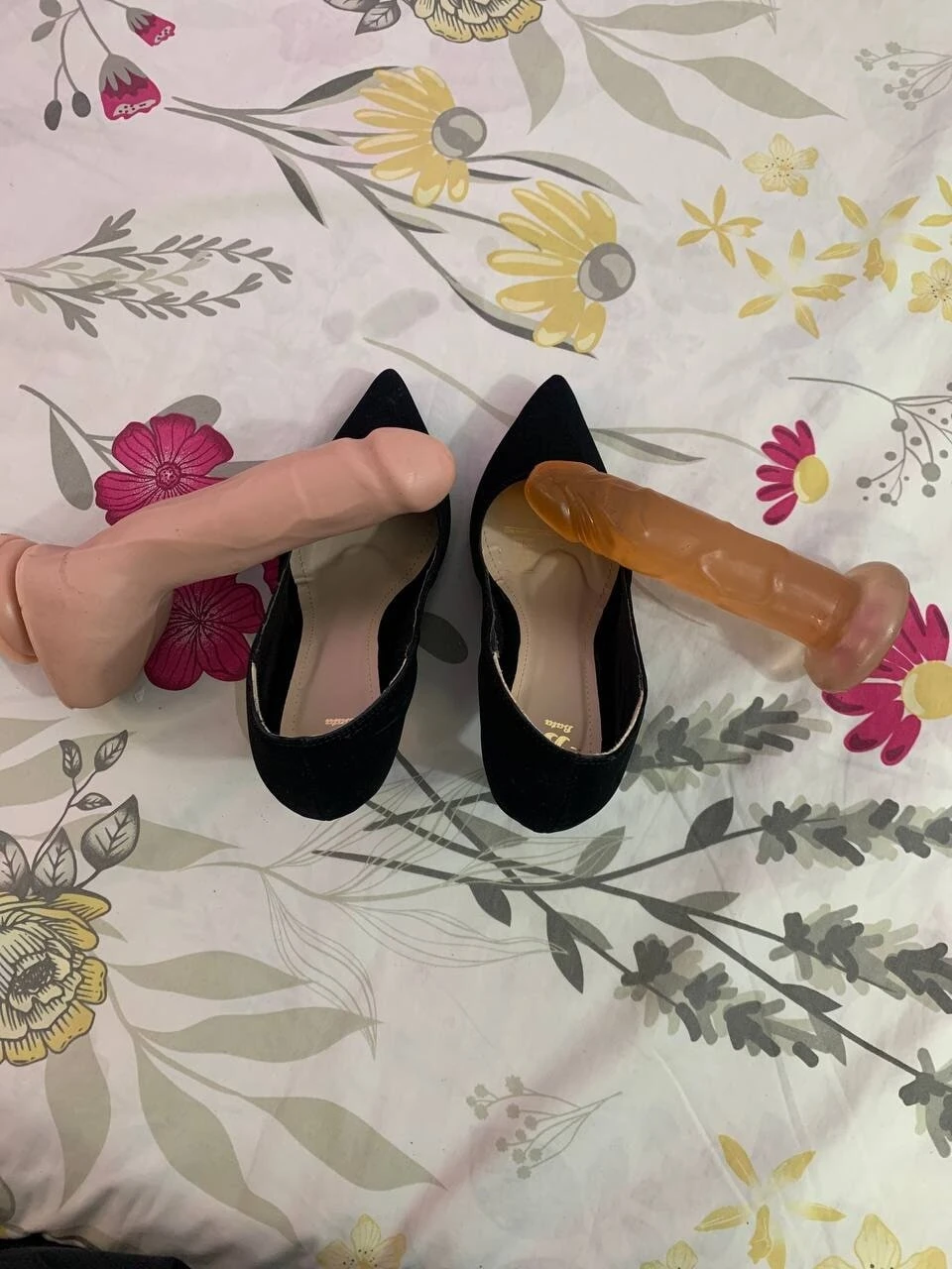 Tacones and Dildo for you baby