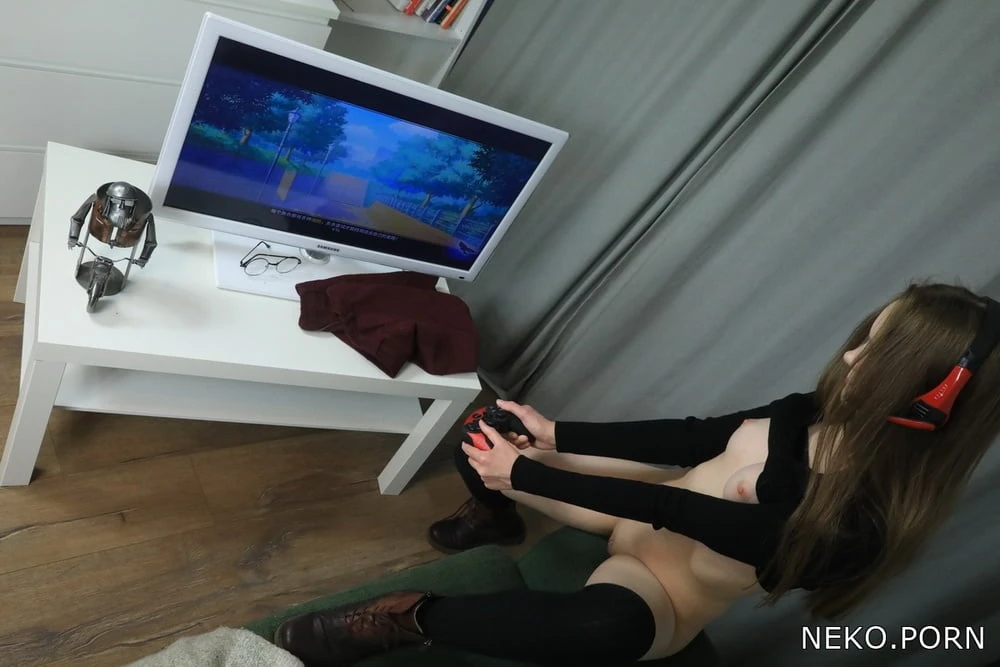 Gamer teen Adela - Geek Nerd porn #23