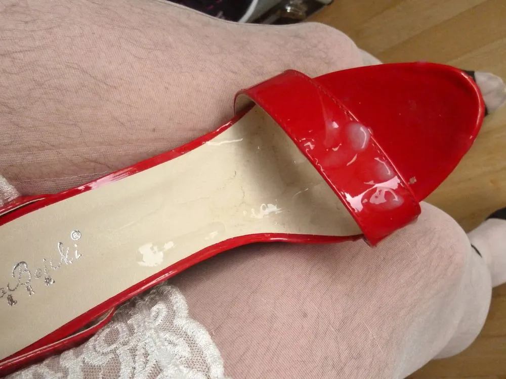 jerking for jessy on red platform heels 