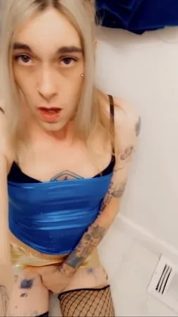 blue and yellow slut         