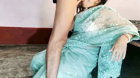 snap in saree         