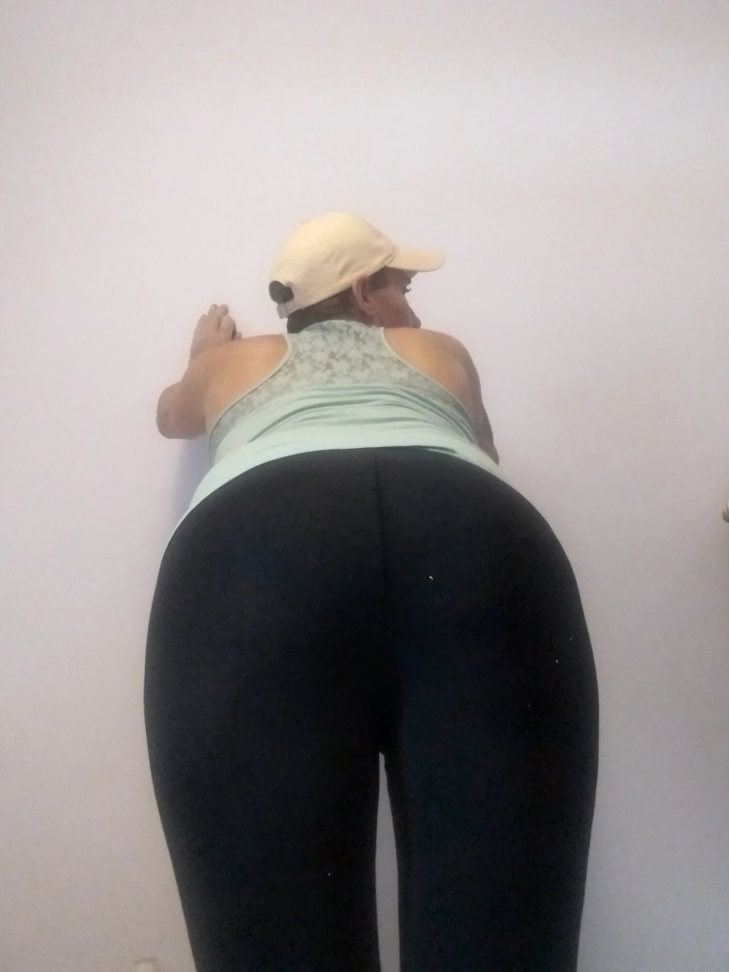 some tight leggings and a tight ass
