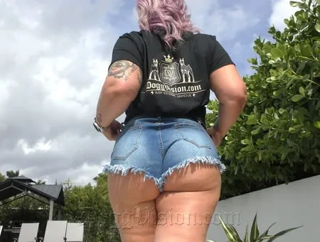 gilf pawg pool twerk         