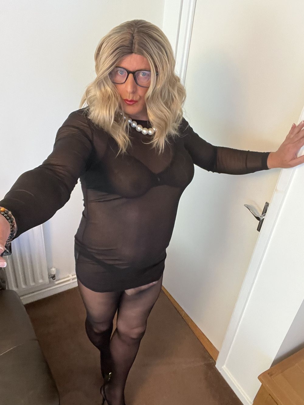 Amateur Crossdresser Kellycd2022 sexy milf in seamless hose #11