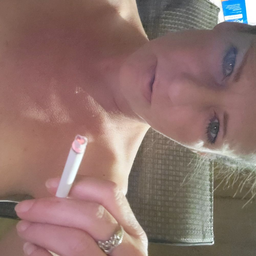 Cigarette smoking Milf 