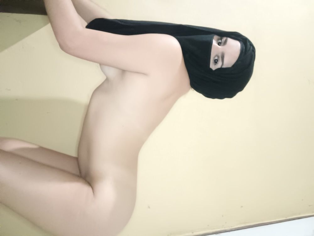 Sexy HOT Horny Arab Showing Ass, Tits And Boobs In HIjab #3