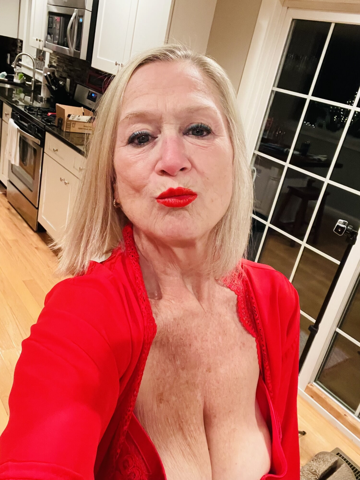 DANI D MATURE #1 PHOTO SERIES  #3