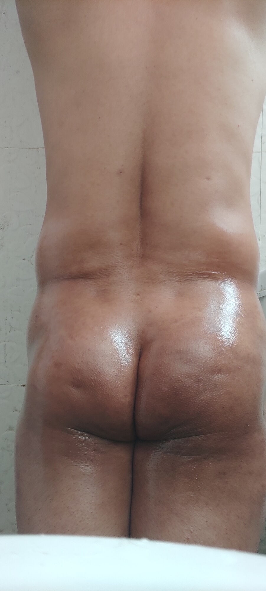 Desi oiled butts
