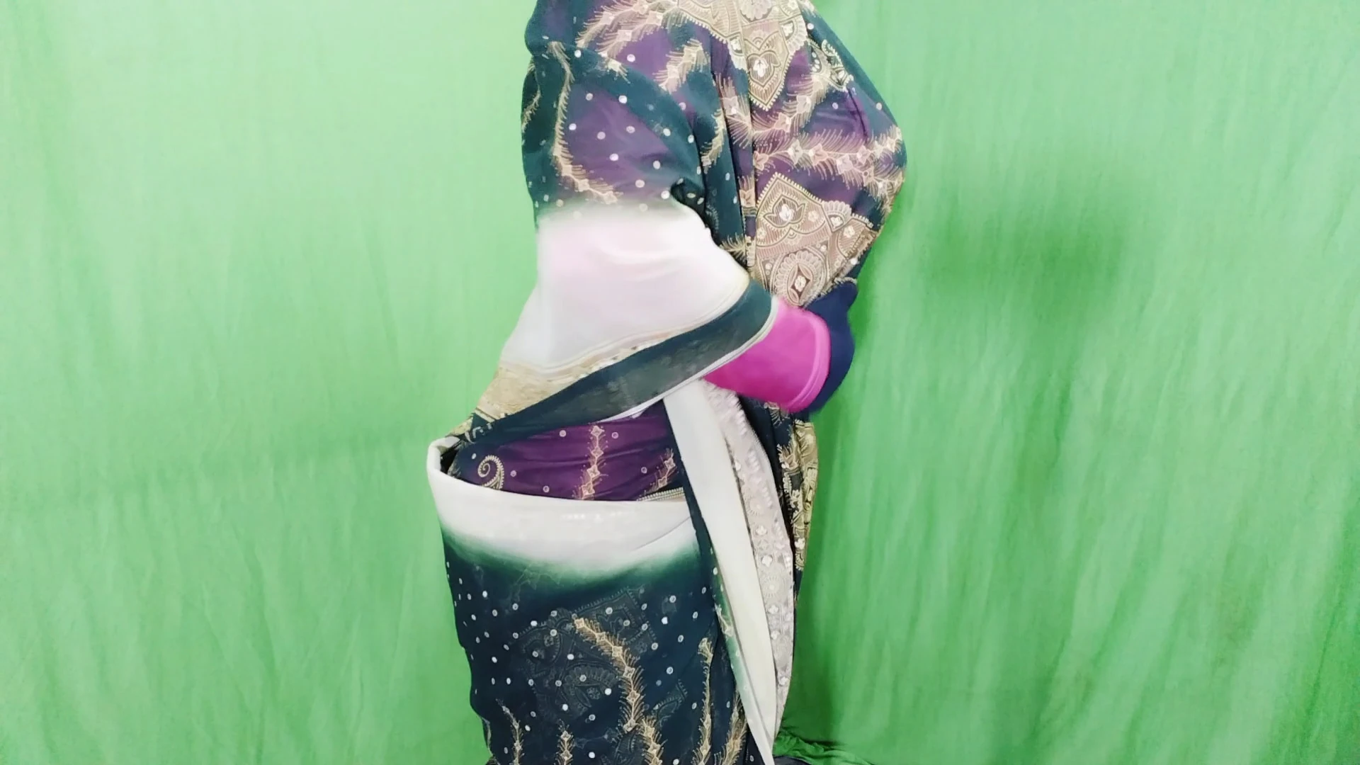 Beautiful Muslim girl saree sexy Indian 