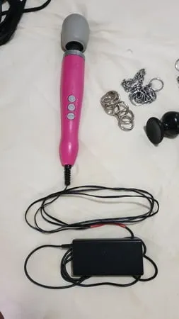 self bondage in leather and steel with the doxy         