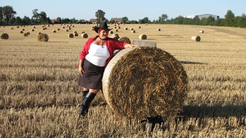 Posing in the cornfield ... #33