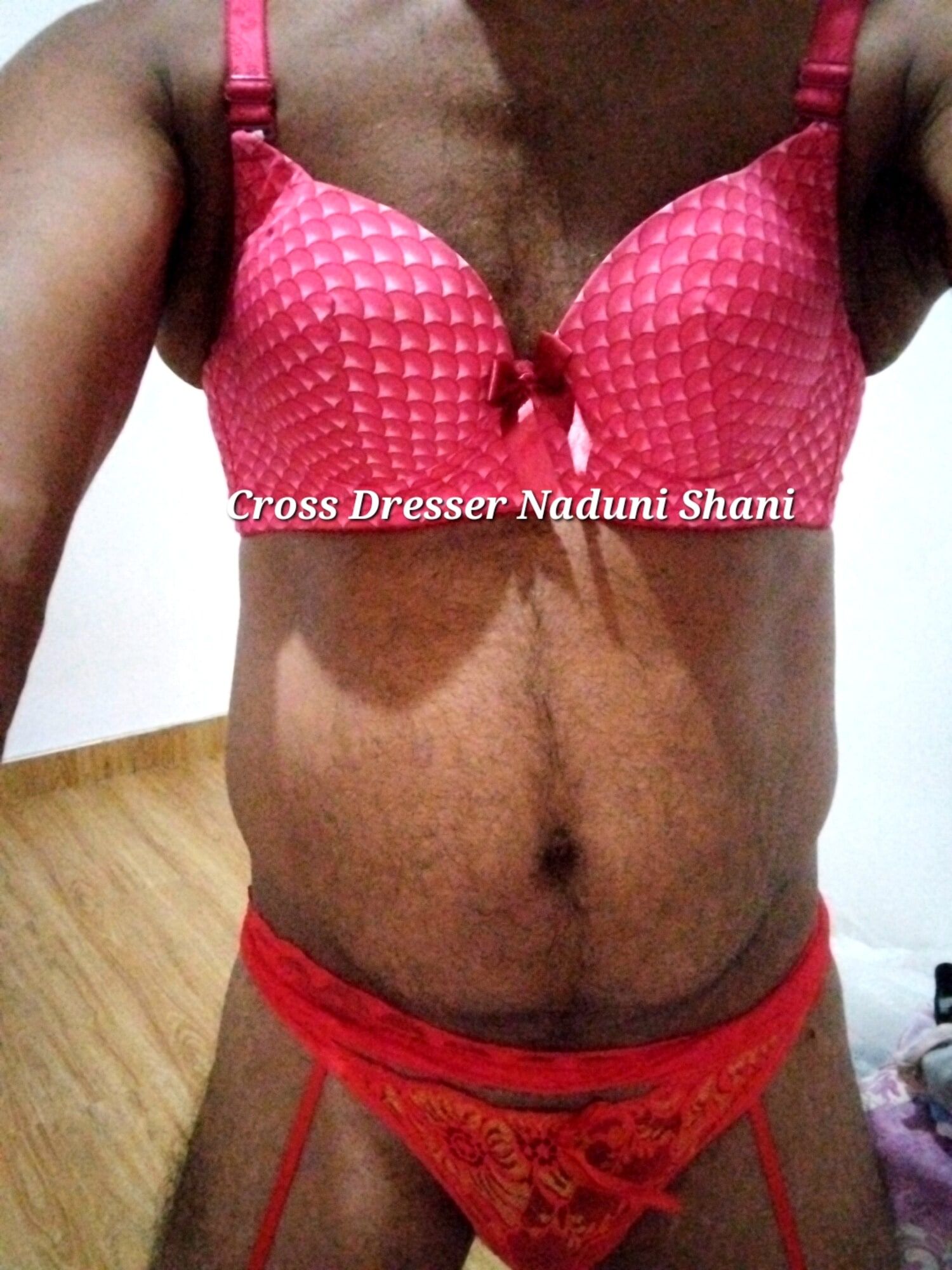 Naduni Shani Red Fashion