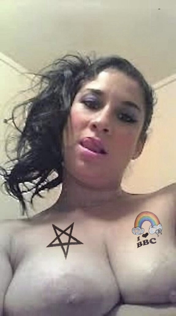 Slut for BBC, pussy & Cannabis. Soy una pinche perra puta