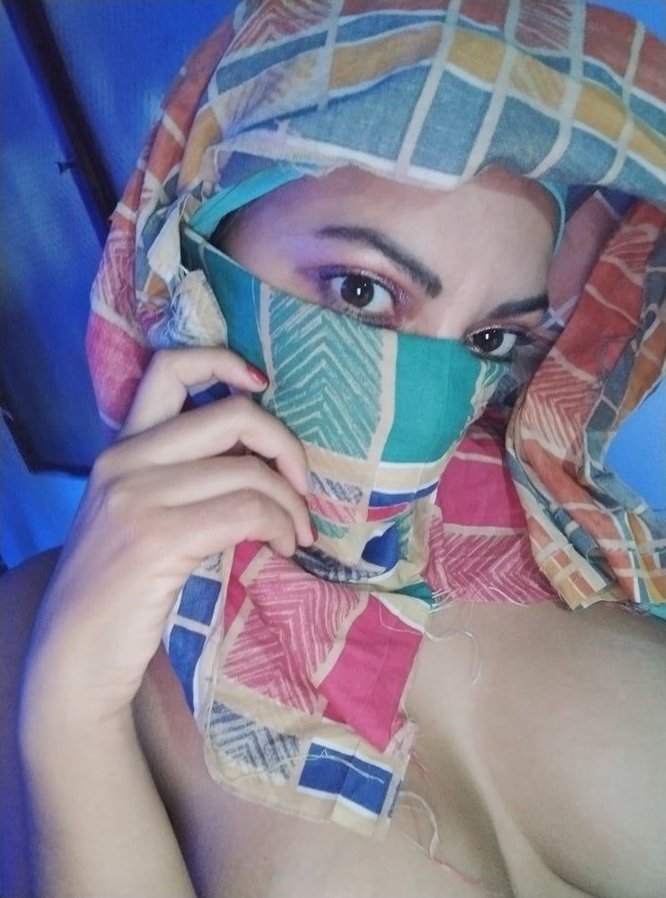 Real Horny Arab Wife In Hijab Nudes, pussy, naked selfies #11