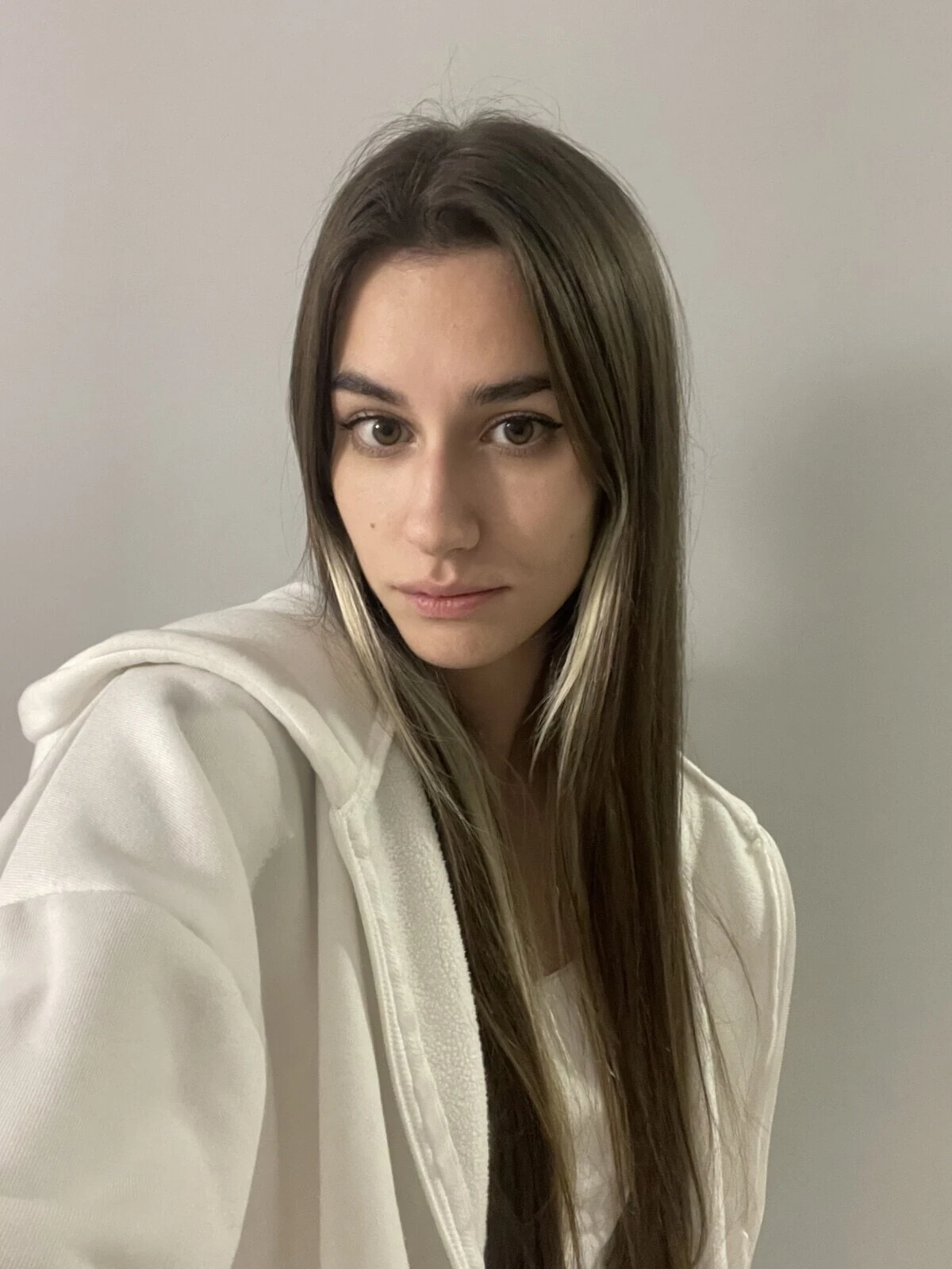 Free Ellie Photos