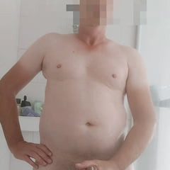 Cummings in the shower