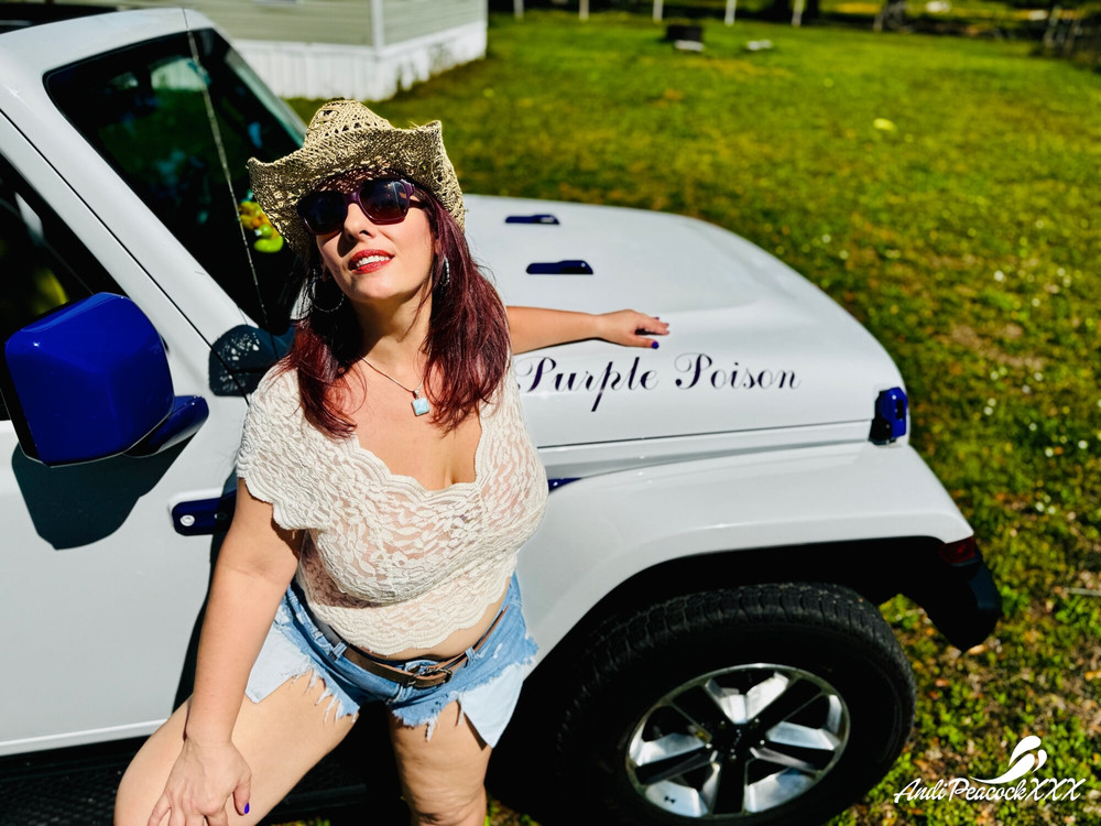 Jeep Girl Jiggle #15