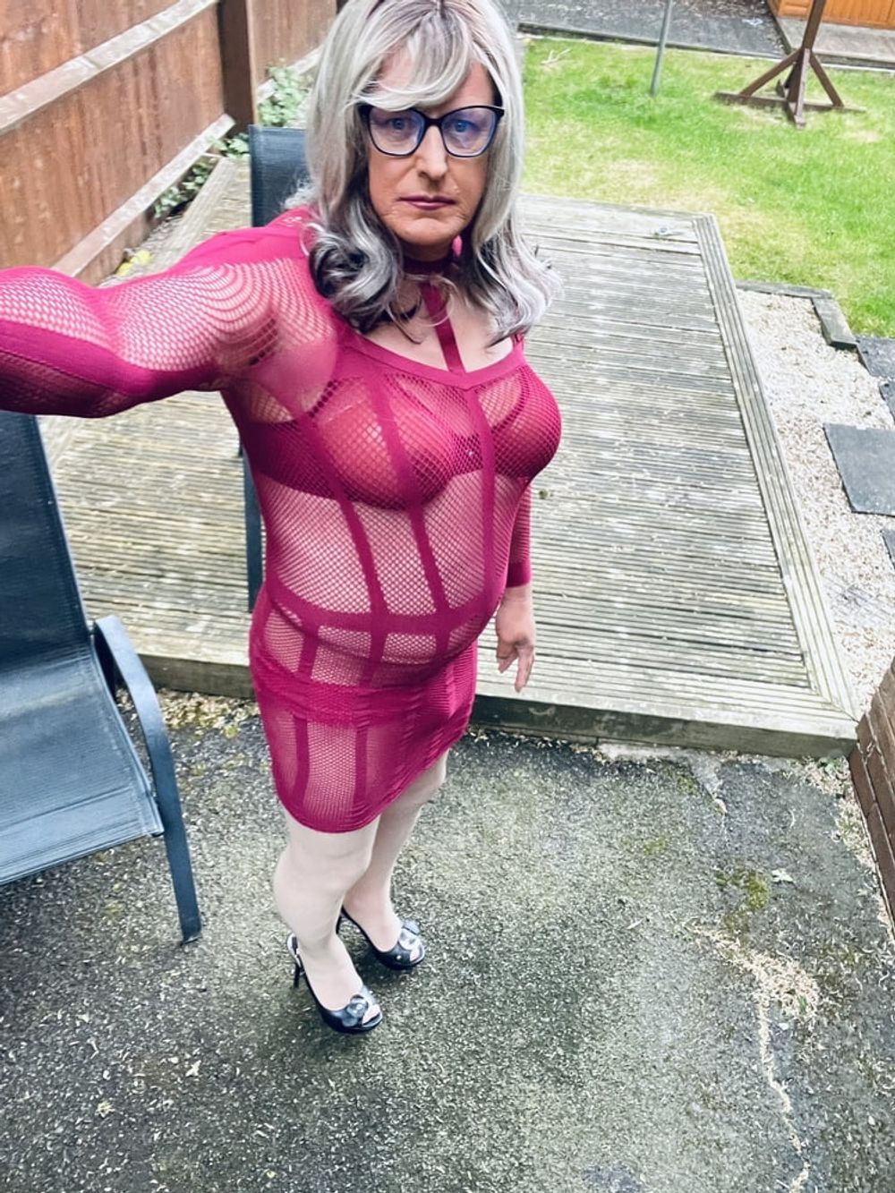 Amateur crossdresser Kelly cd in pink fishnet dress  #18