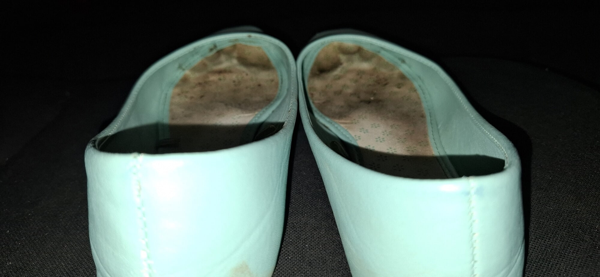 Smelly flat shoes  #4
