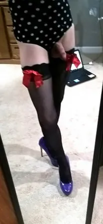 beautiful white sissy cd trap posing with mirror         