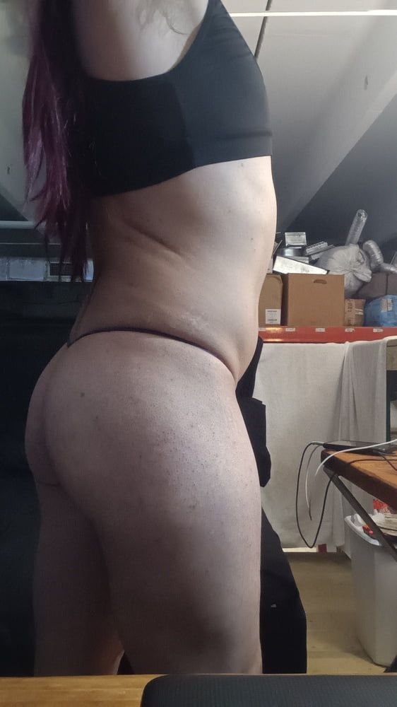 Efreakme is looking so hot and that soft jiggly bubble ass.  #17