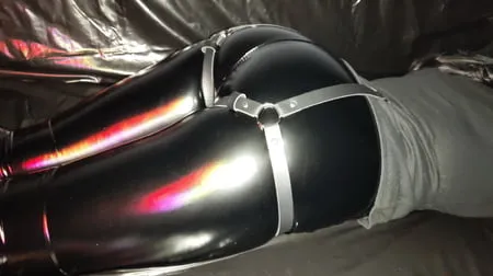 ass in black leather leggings cumshot         