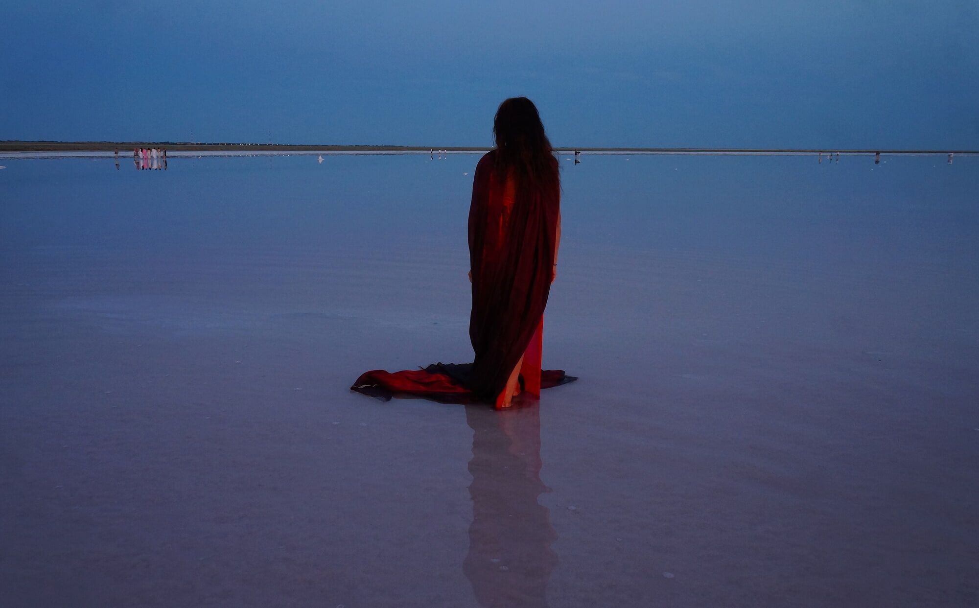 On the salt of the surface during sunset