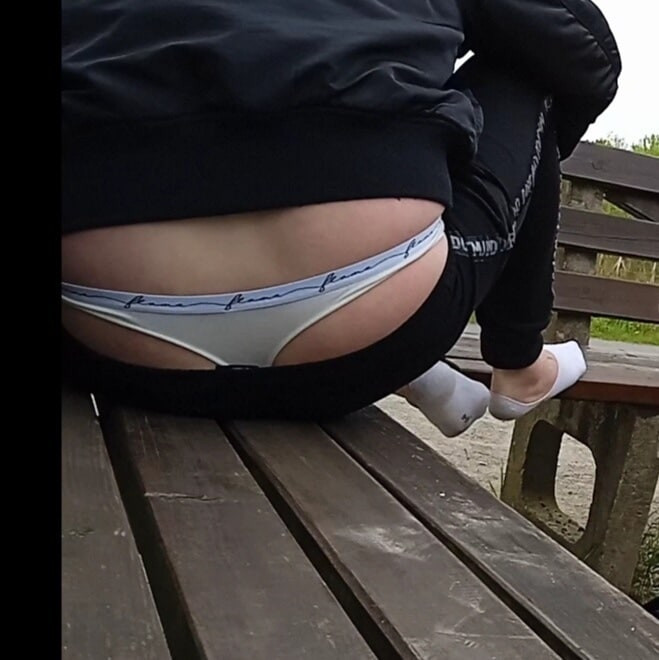 Tanga zeigen