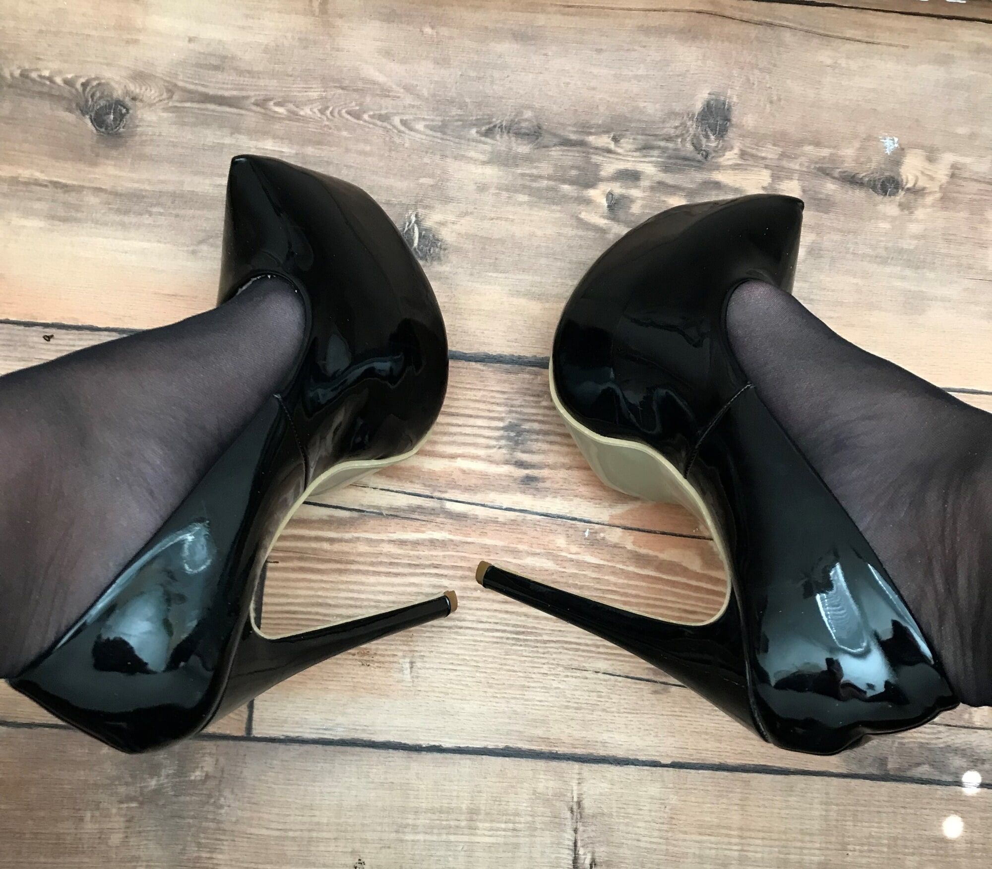 black tights & heels close-up #9