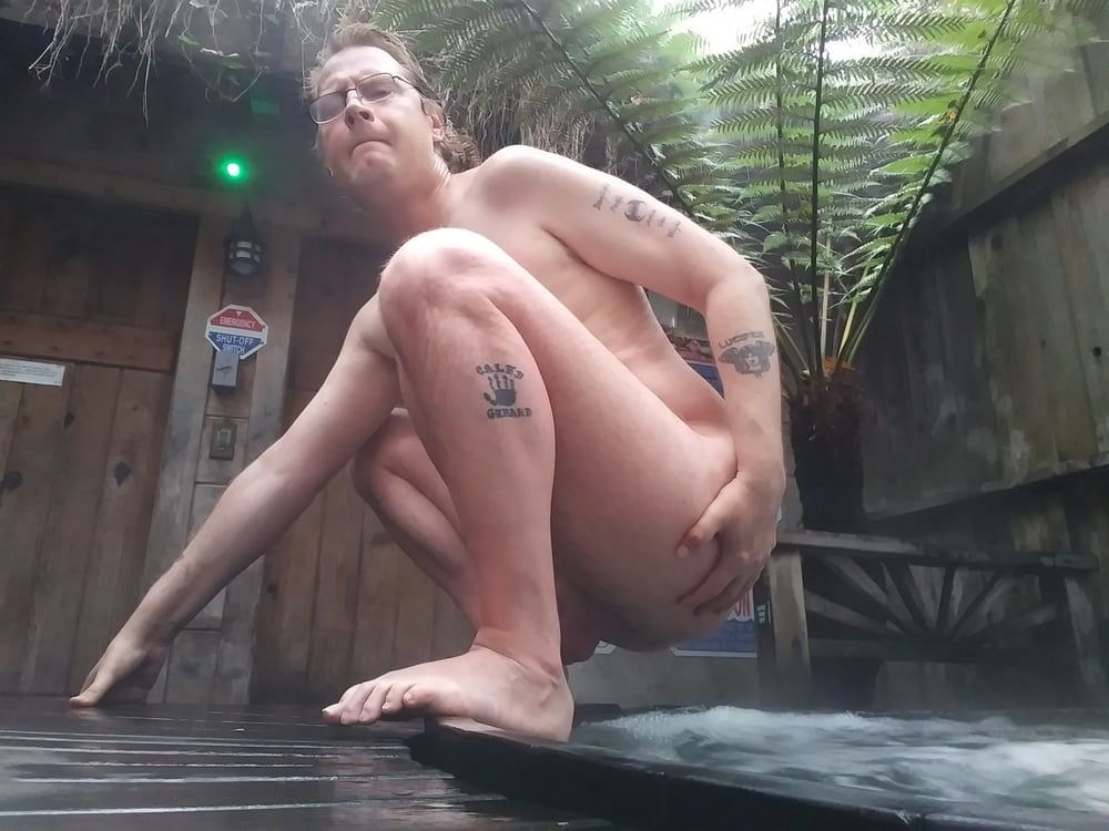 Loser at public hot tub posing ass spread