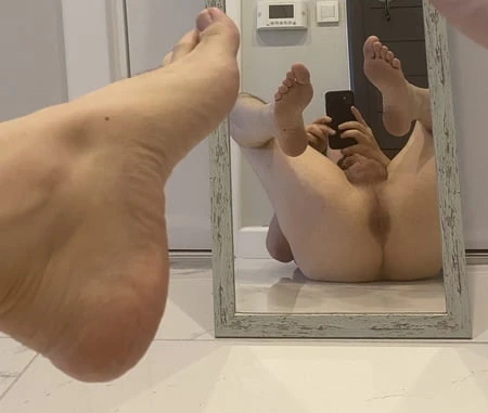 Mirror selfies