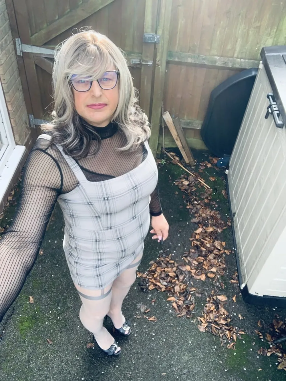 Amateur crossdresser Kelly cd in grey dress silver pantyhos  #9