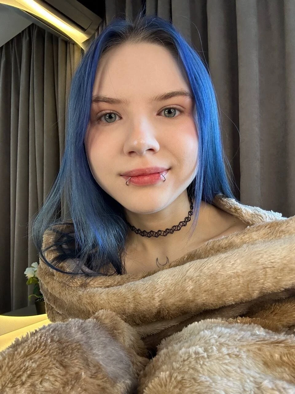 Mia  Free Photos #5