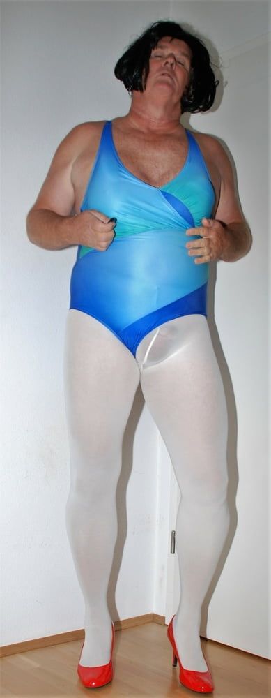 Swimsuite blue Tights white