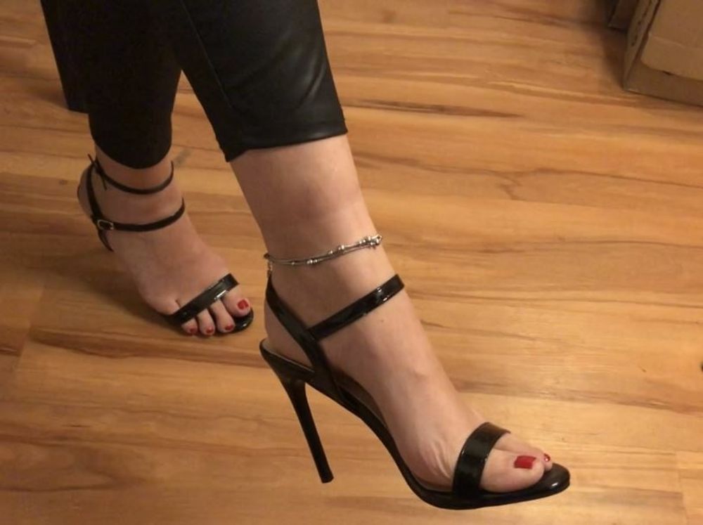 High Heel Sandals and Leggings Masturbation #7