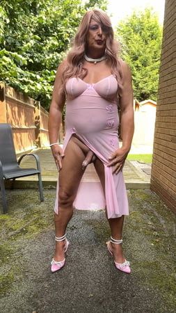 Sexy crossdresser Kellycd2022 in pink sexy dress