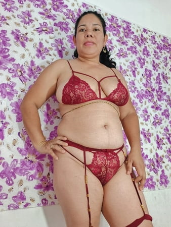 Tetas naturales mamando