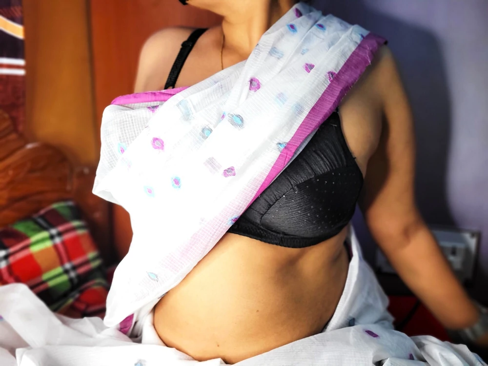The beauty of a Bengali woman is the saree. #4
