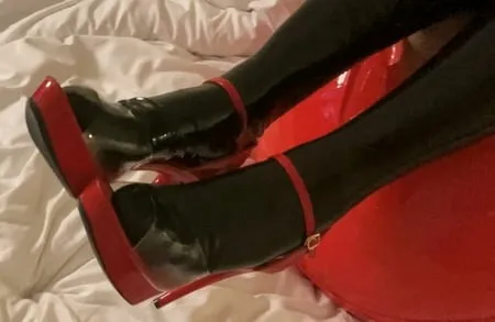 black and red latex fetish couple         