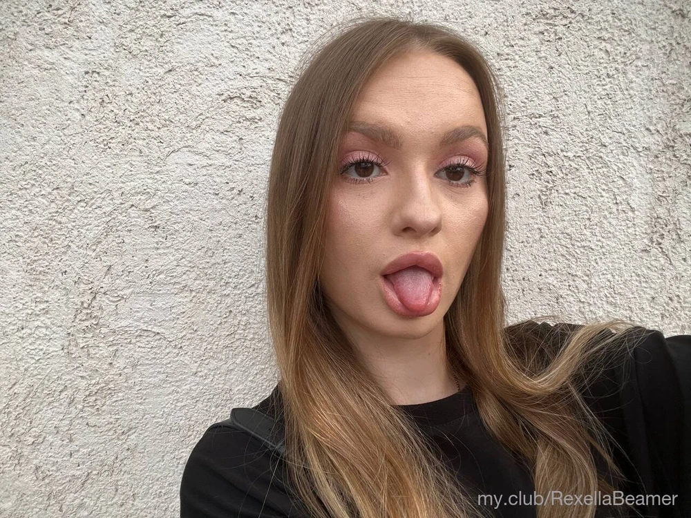 Emma Free Photos #4