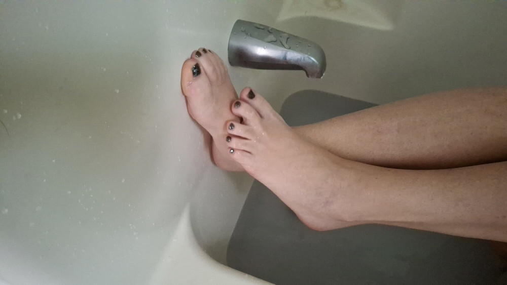 Feet in the bath tun #11