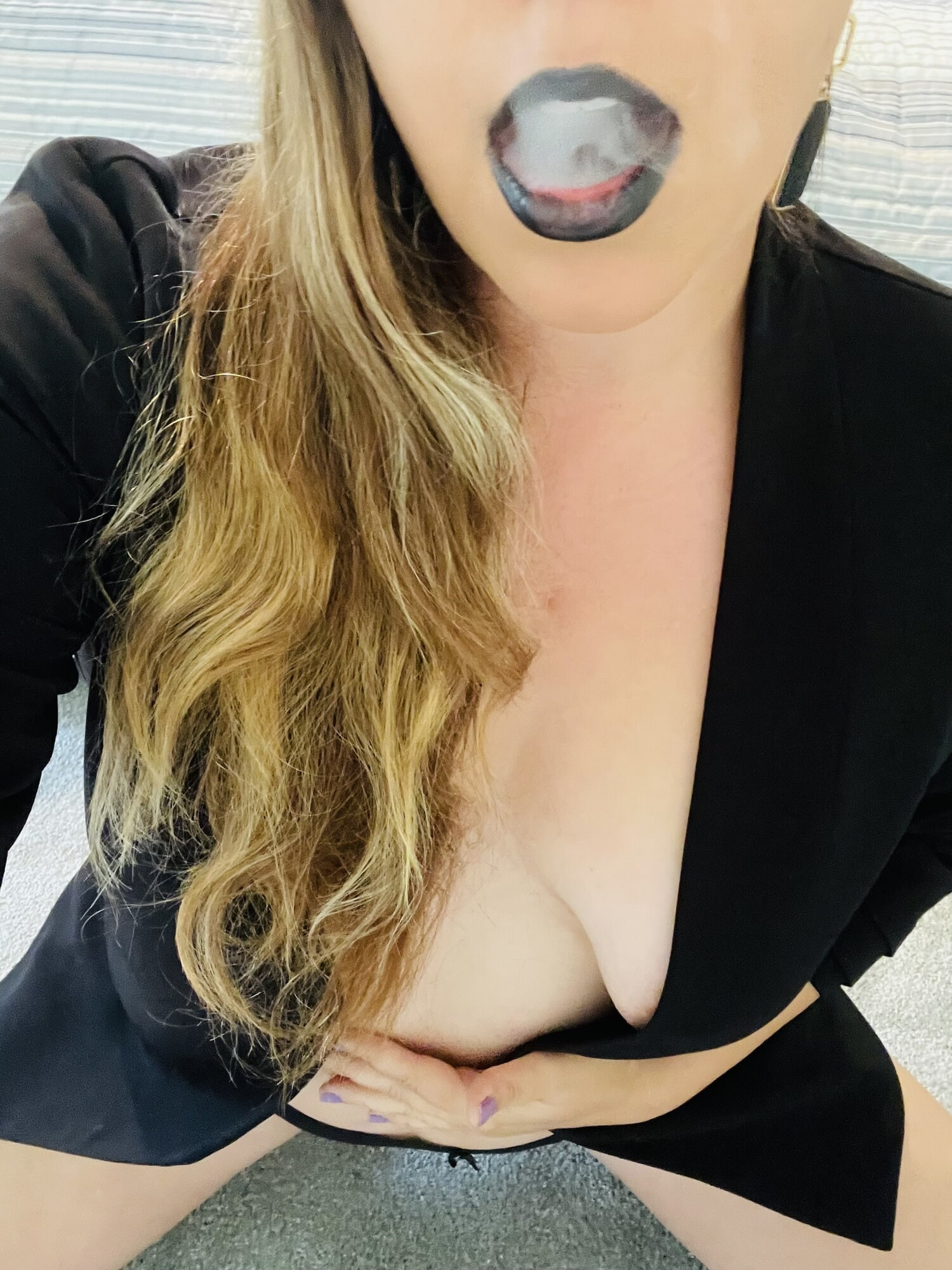 Black Lips Vaping 