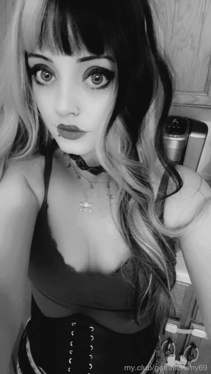 Goth Mommy Dee  Free Photos #2