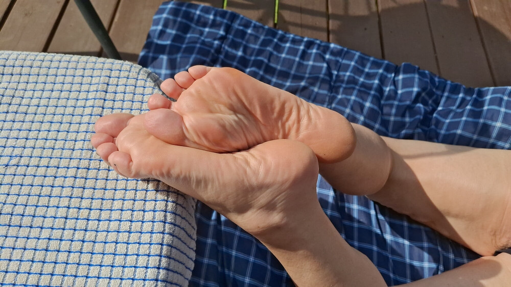 Cute feet in the sun #3 #5
