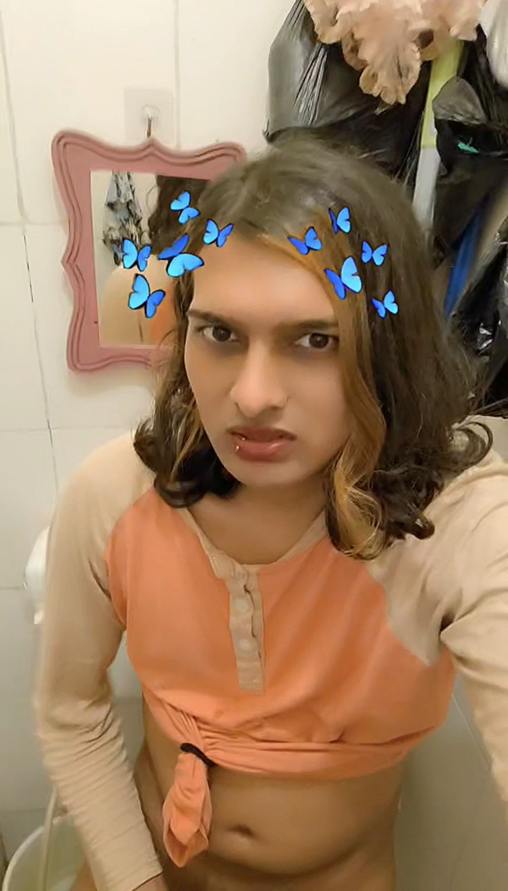 ZOYA-SHEZADI juice in a toilet inside  #18