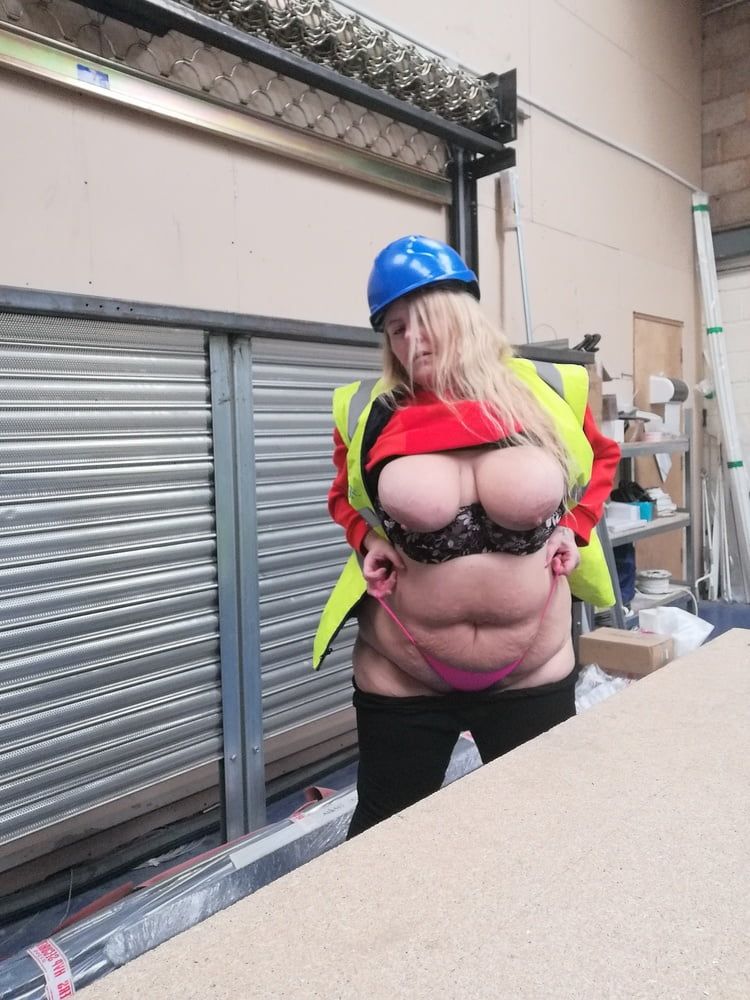 Builders Bum - Playing in the Warehouse #23