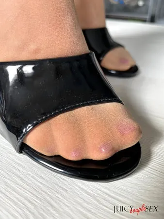 pantyhose feet in heeled mules         