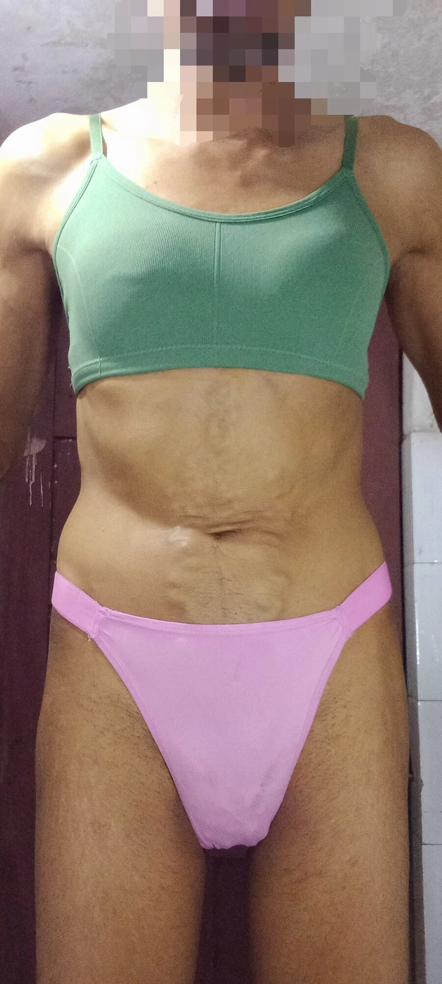Sissy leckt muschi