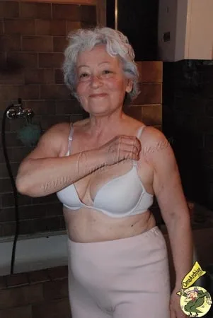 amateur granny going wild         